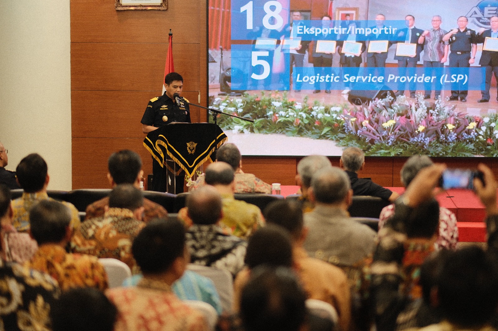 Best Importer Exporter dari Direktorat Jenderal Bea dan Cukai 2025 c