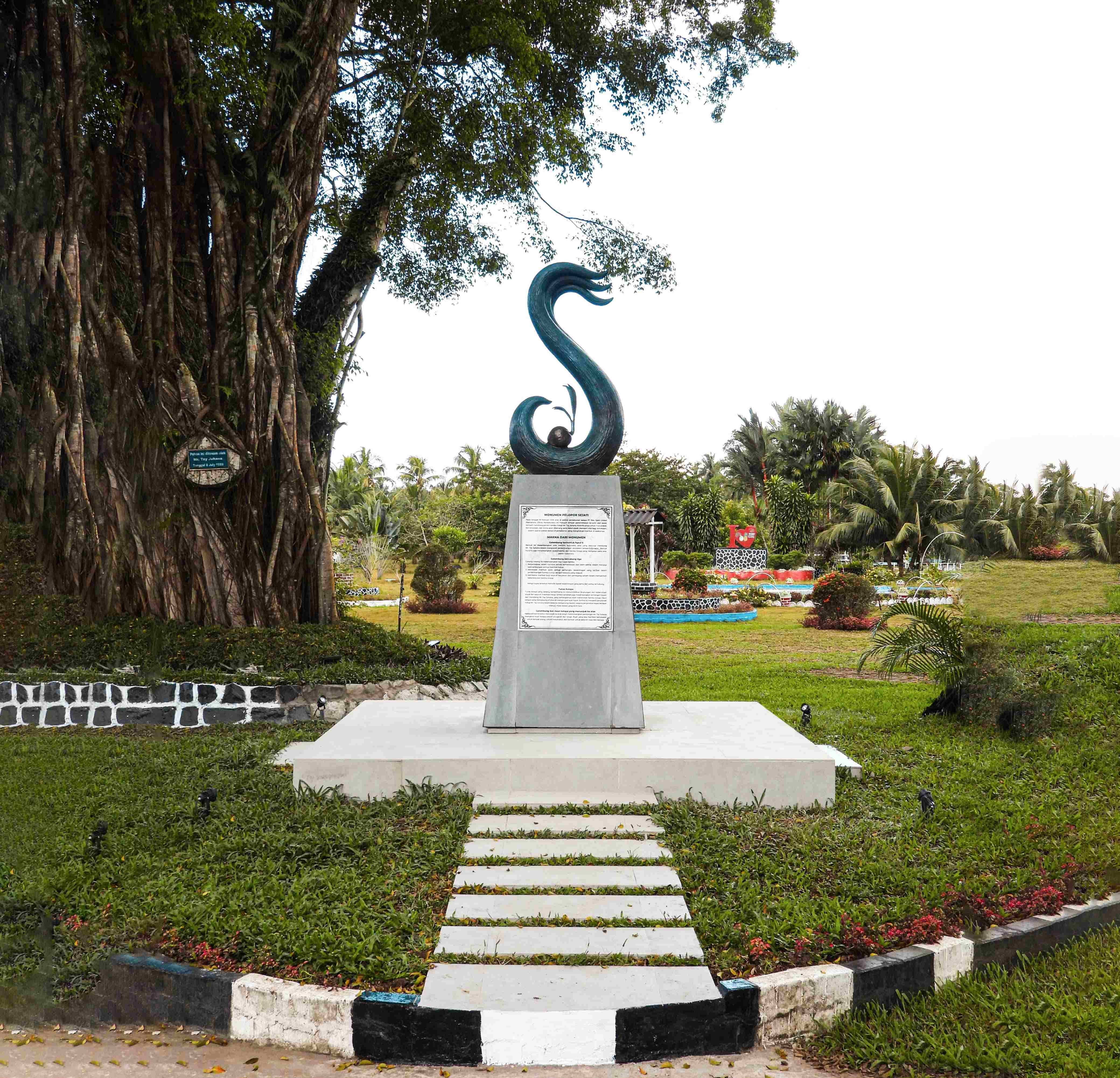 Monumen Pelopor Sejati Sambu Group Resize
