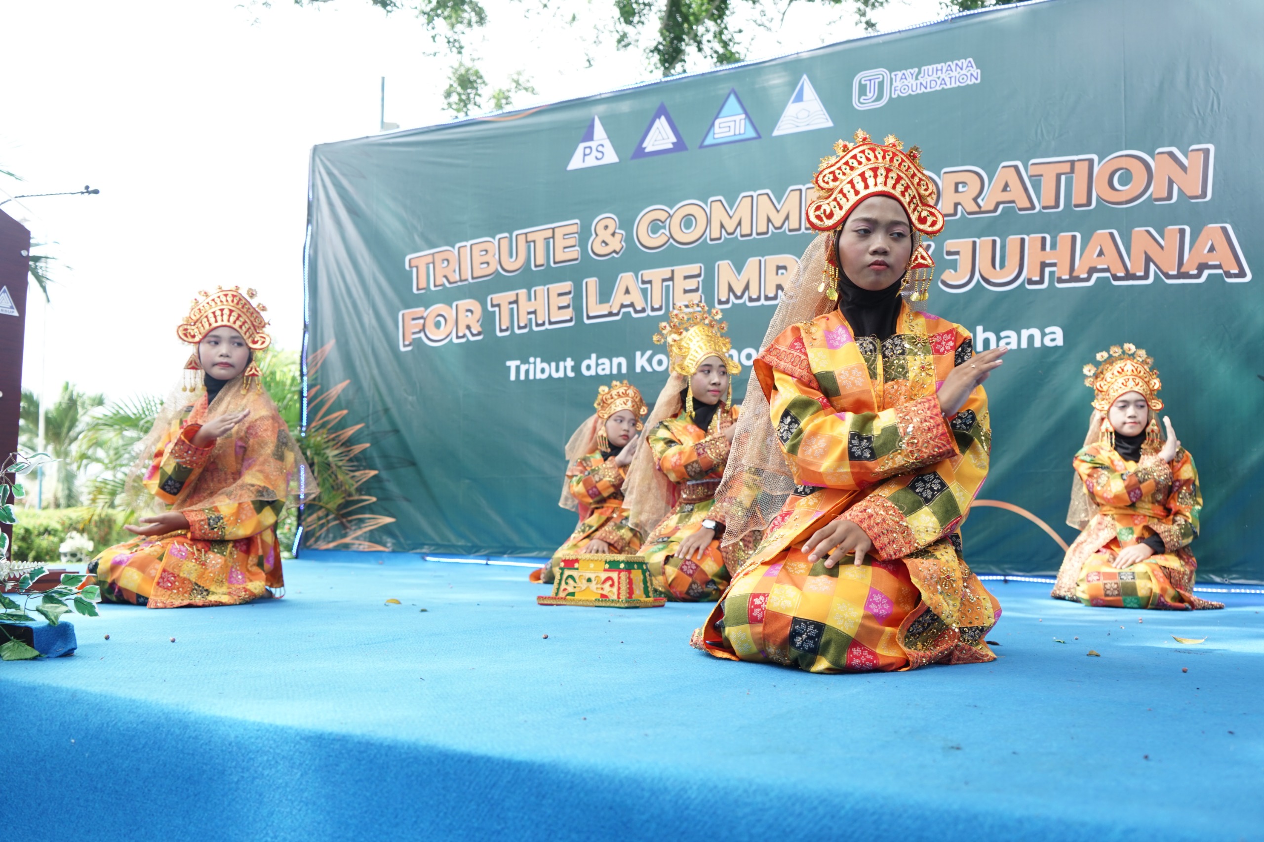 Tarian Selamat Datang Sekapur Sirih